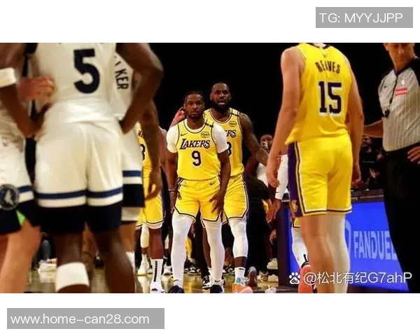 雄鹿与猛龙激战正酣NBA季后赛精彩对决引发球迷热议 雄鹿与猛龙激战正酣NBA季后赛精彩对决引发球迷热议